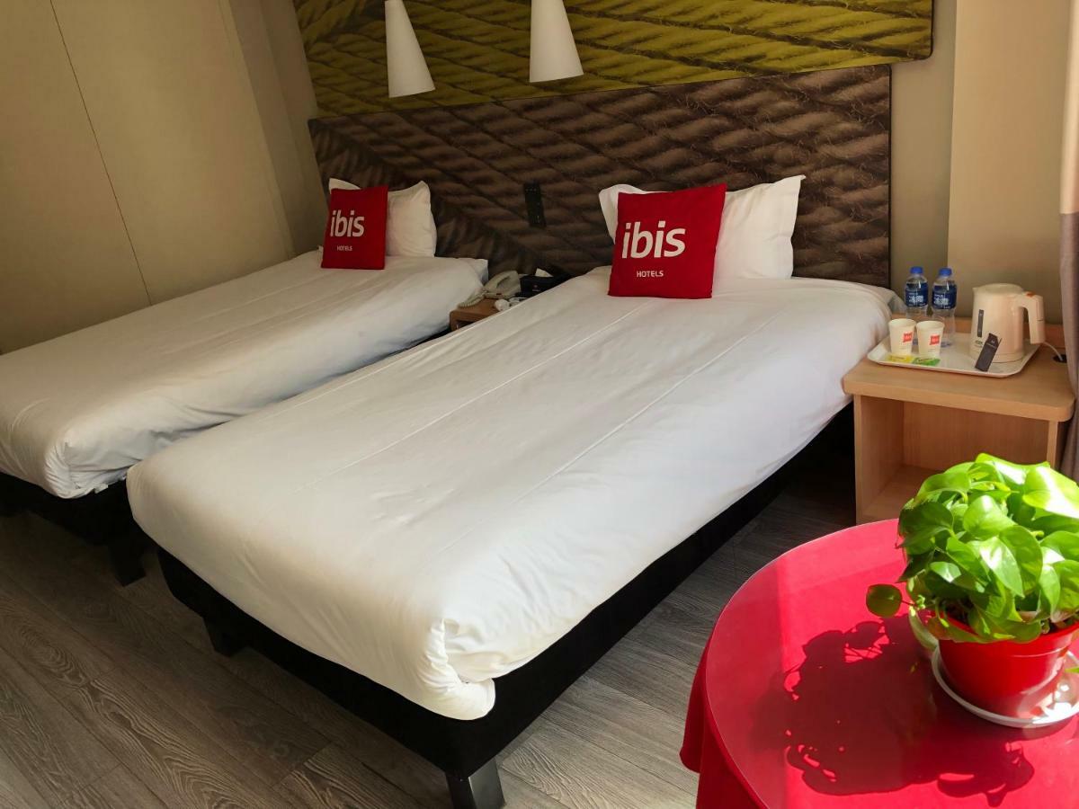 Готель Ibis Lanzhou Train Station Екстер'єр фото